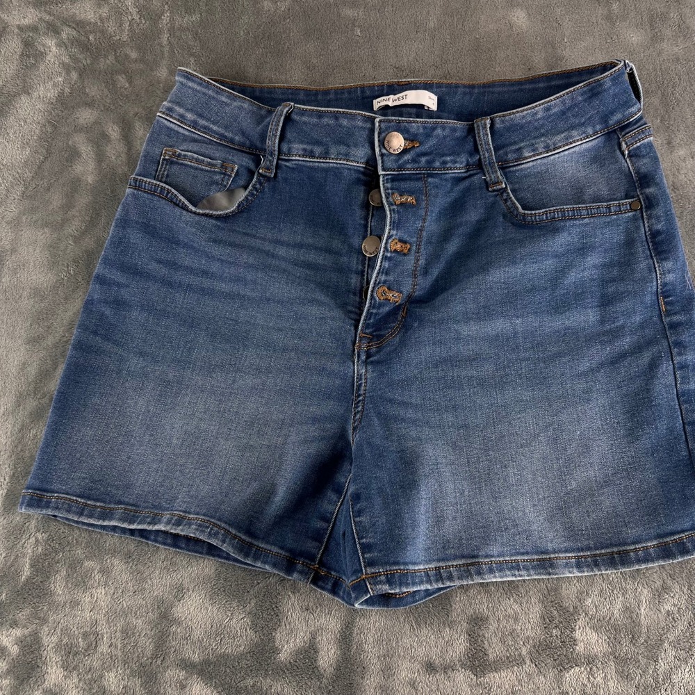 Nine West Womens Denim Shorts Size 12 Medium Wash Button Fly High Rise Jeans